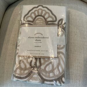 Pottery Barn Alyssa (2) Embroidered Medallion Paisley Floral Standard Sham New
